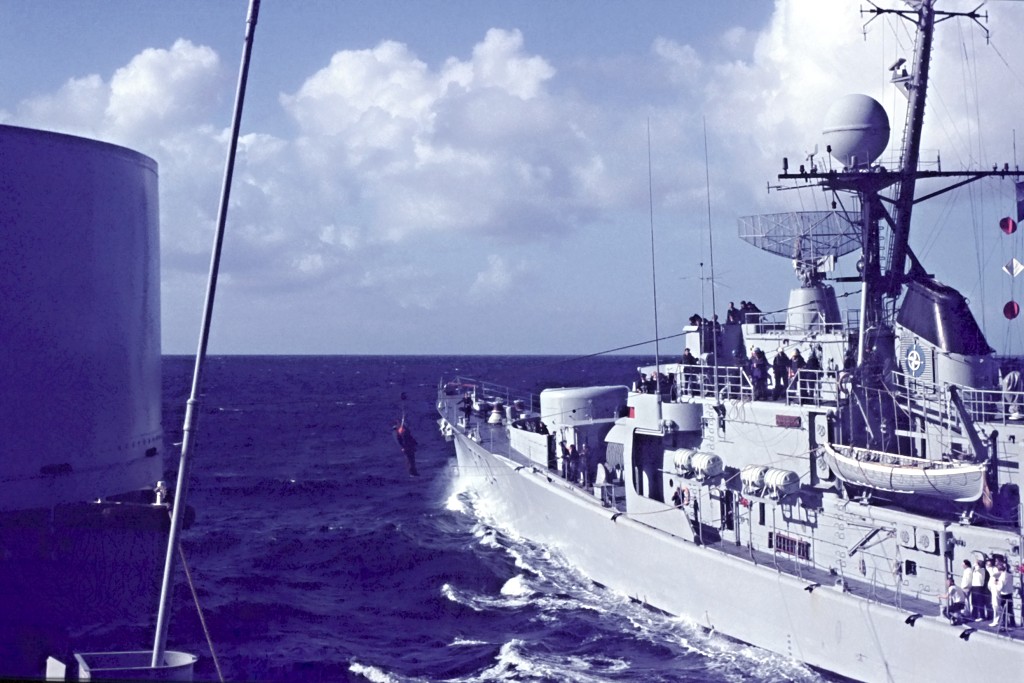 marine navy hdr fregat onderzeeer koopvaardij schip schepen defensie zeemacht vloot armada navo oorlog